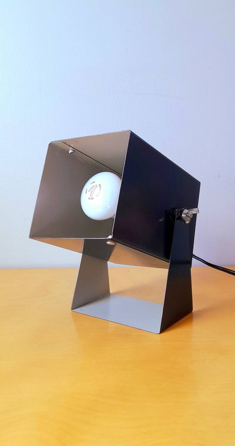 Modernist 80s table spot