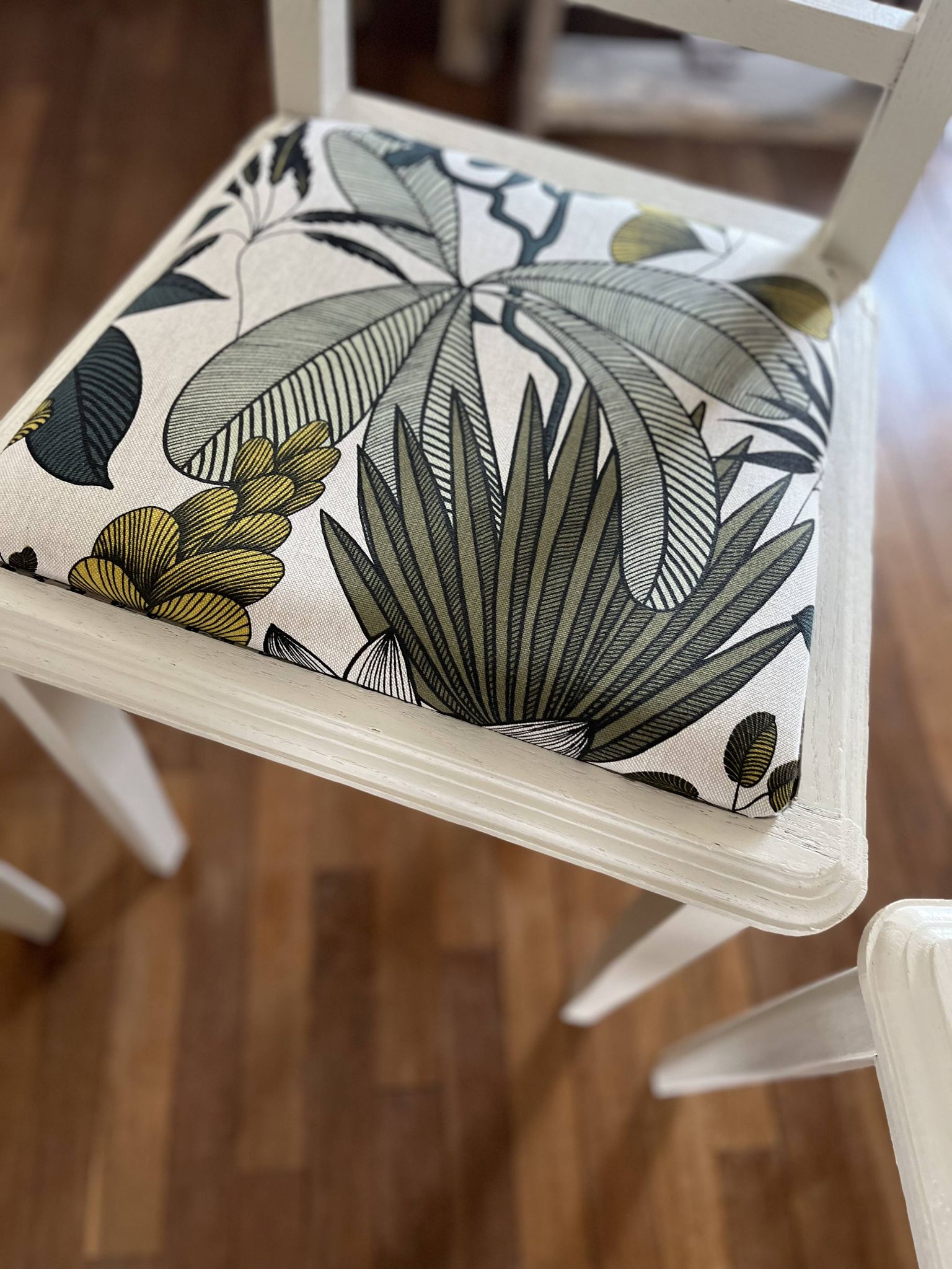 5 relooked antique chairs