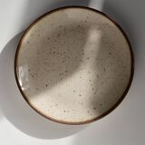 Lot d’assiettes en grès moucheté