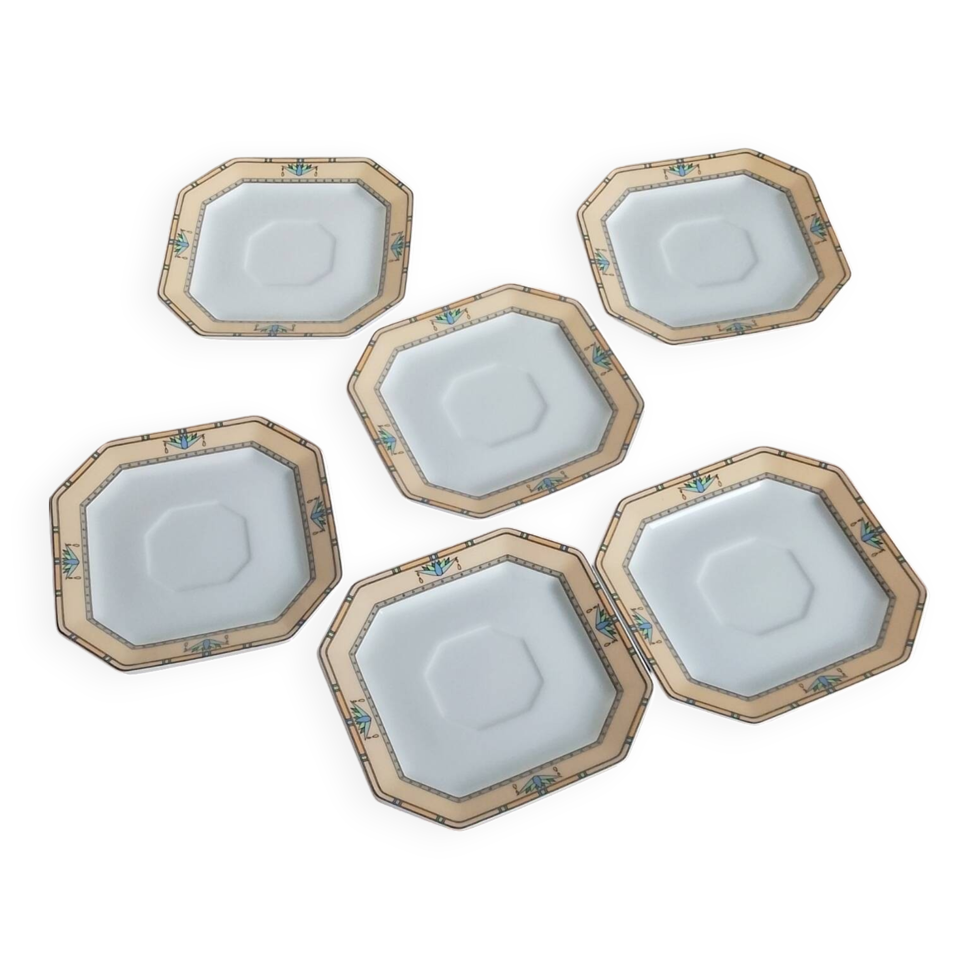 Lot de petites assiettes Bernardaud limoges.