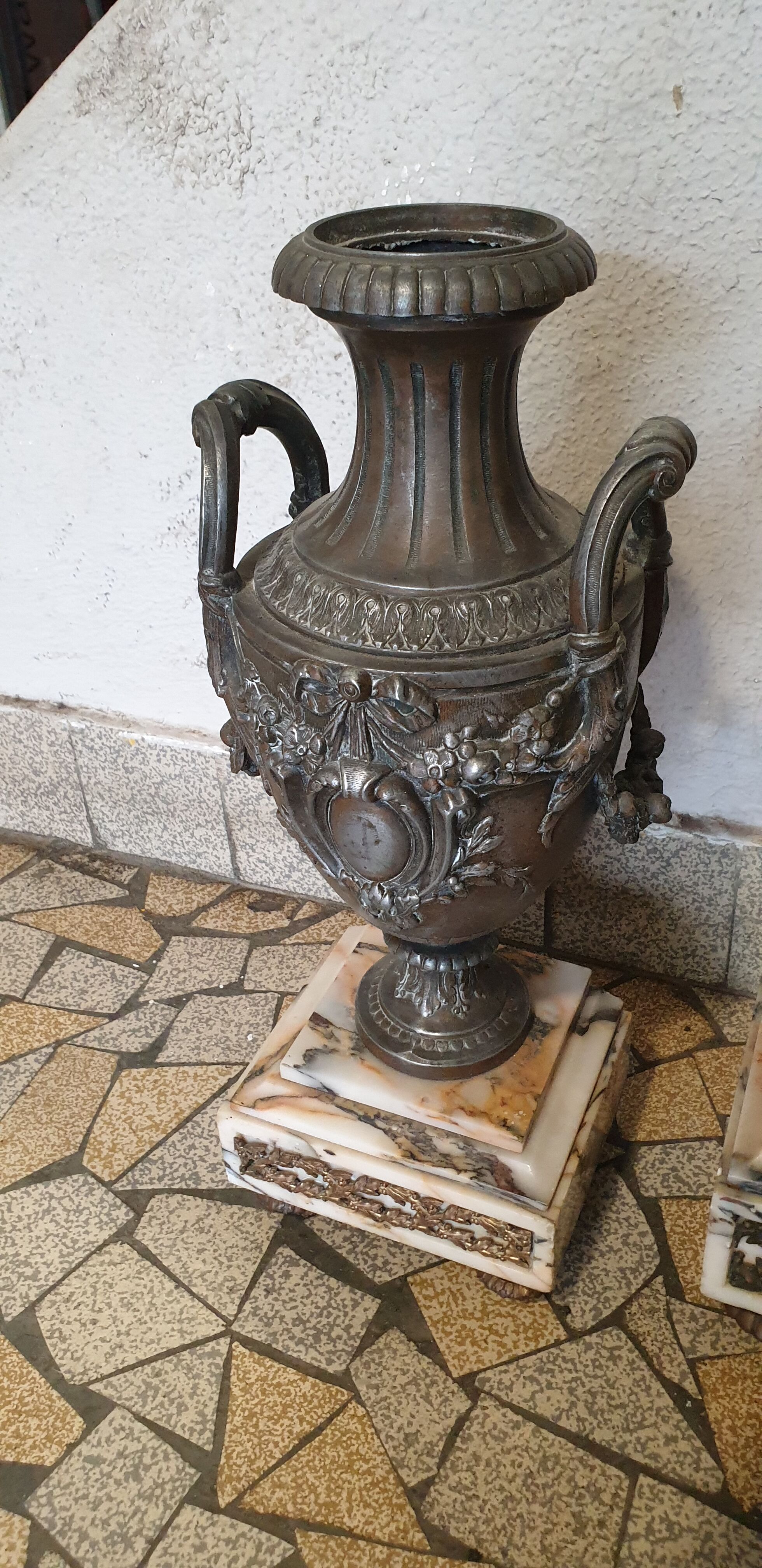 Pendulum allegory music