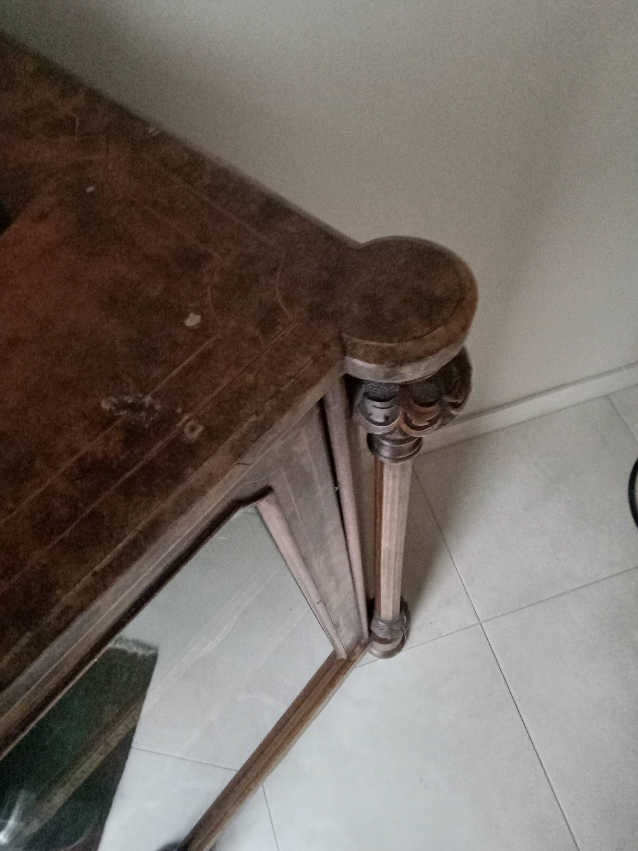 English display cabinet