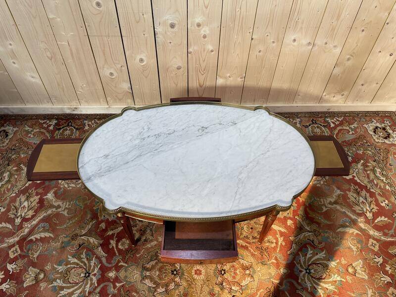 Table basse bouillotte de style Louis XVI à oreilles