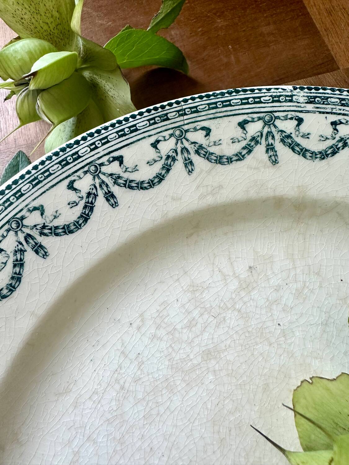 Small round dish on foot