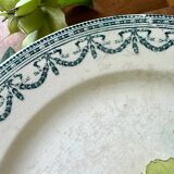 Small round dish on foot