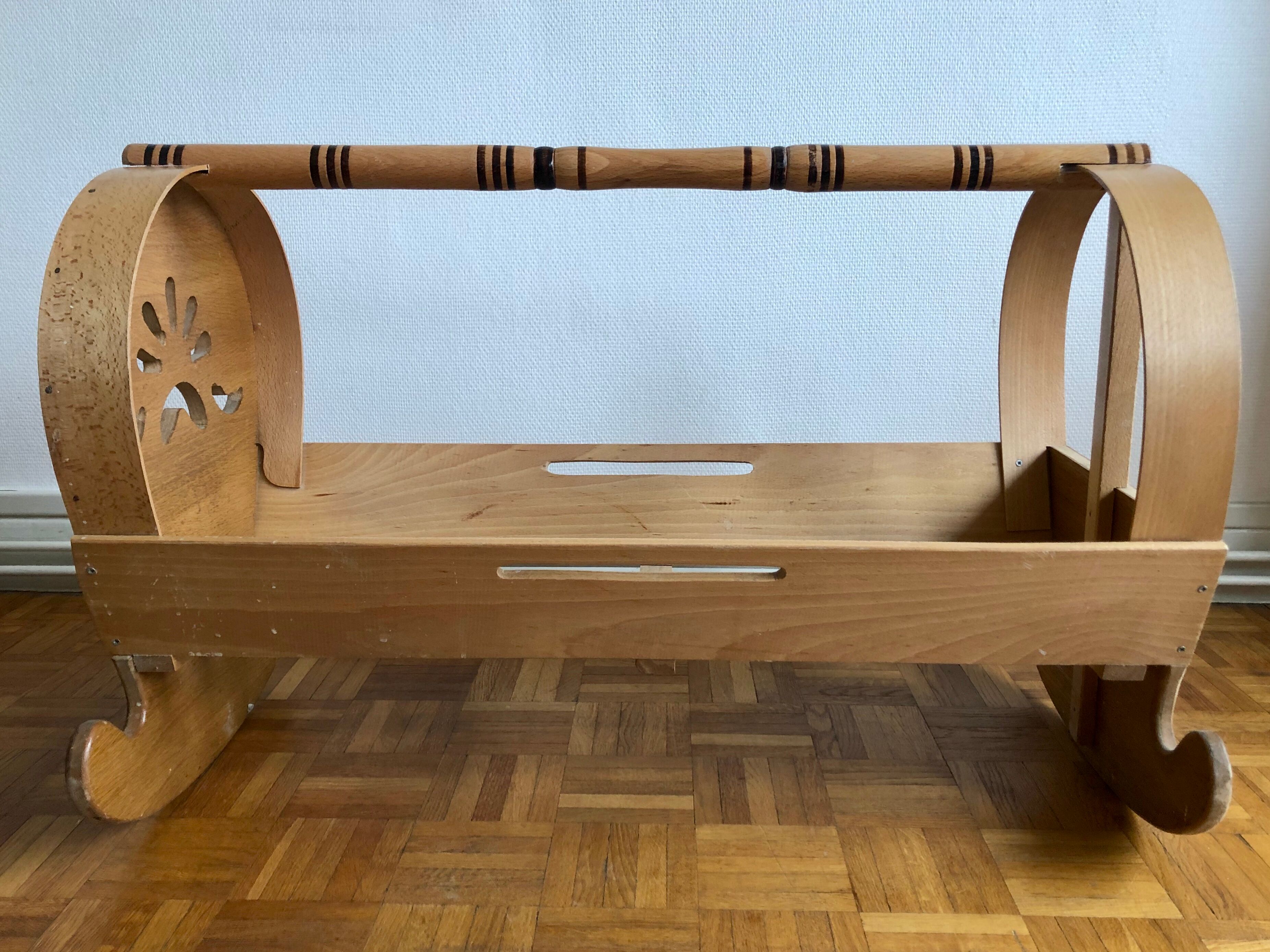 Flower-rocking cradle