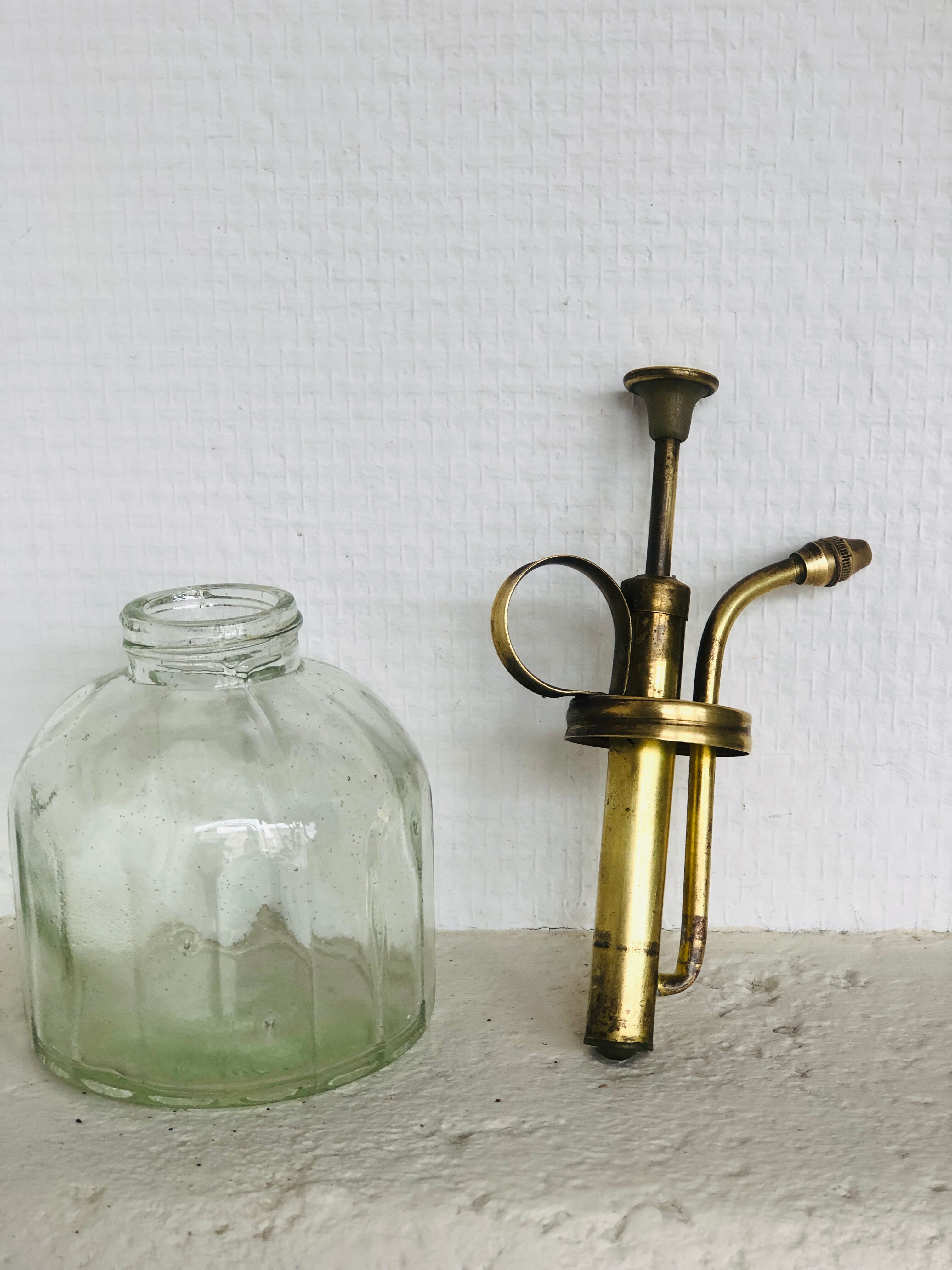 Vegetable vaporizer made of glass and brass