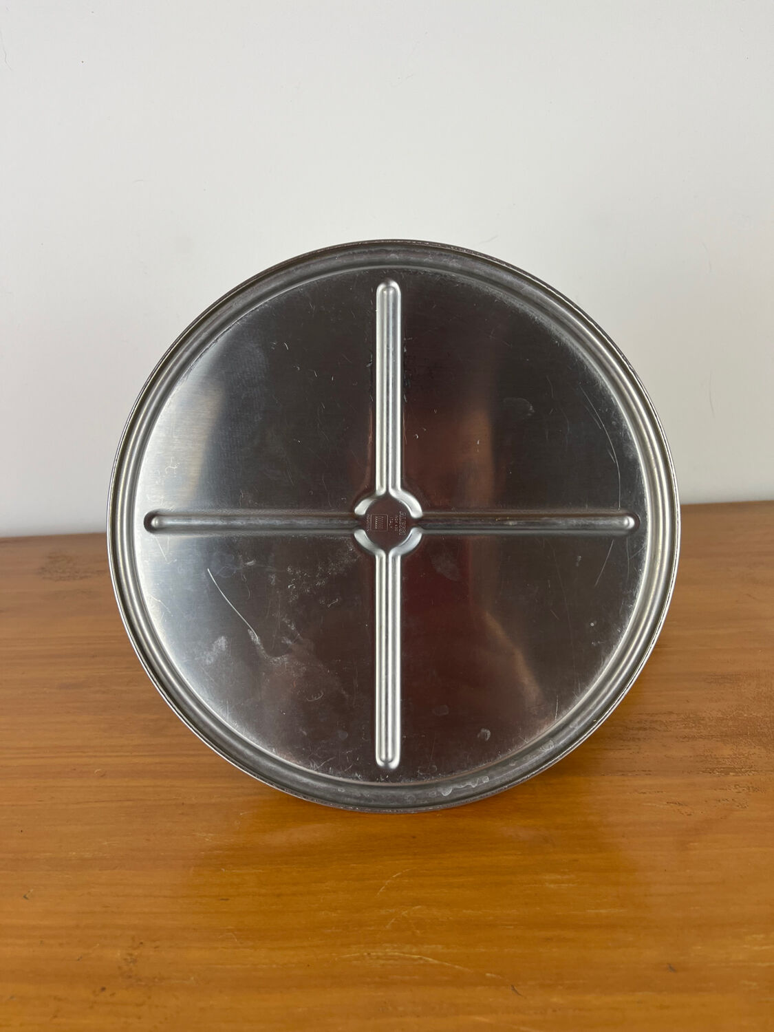 Alessi 9093 kettle by Michel Graves