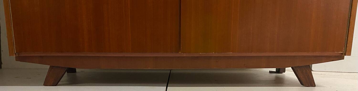 Armoire vintage pieds compas