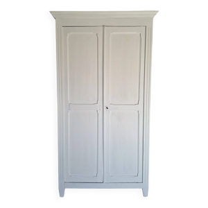 Armoire parisienne restaurée