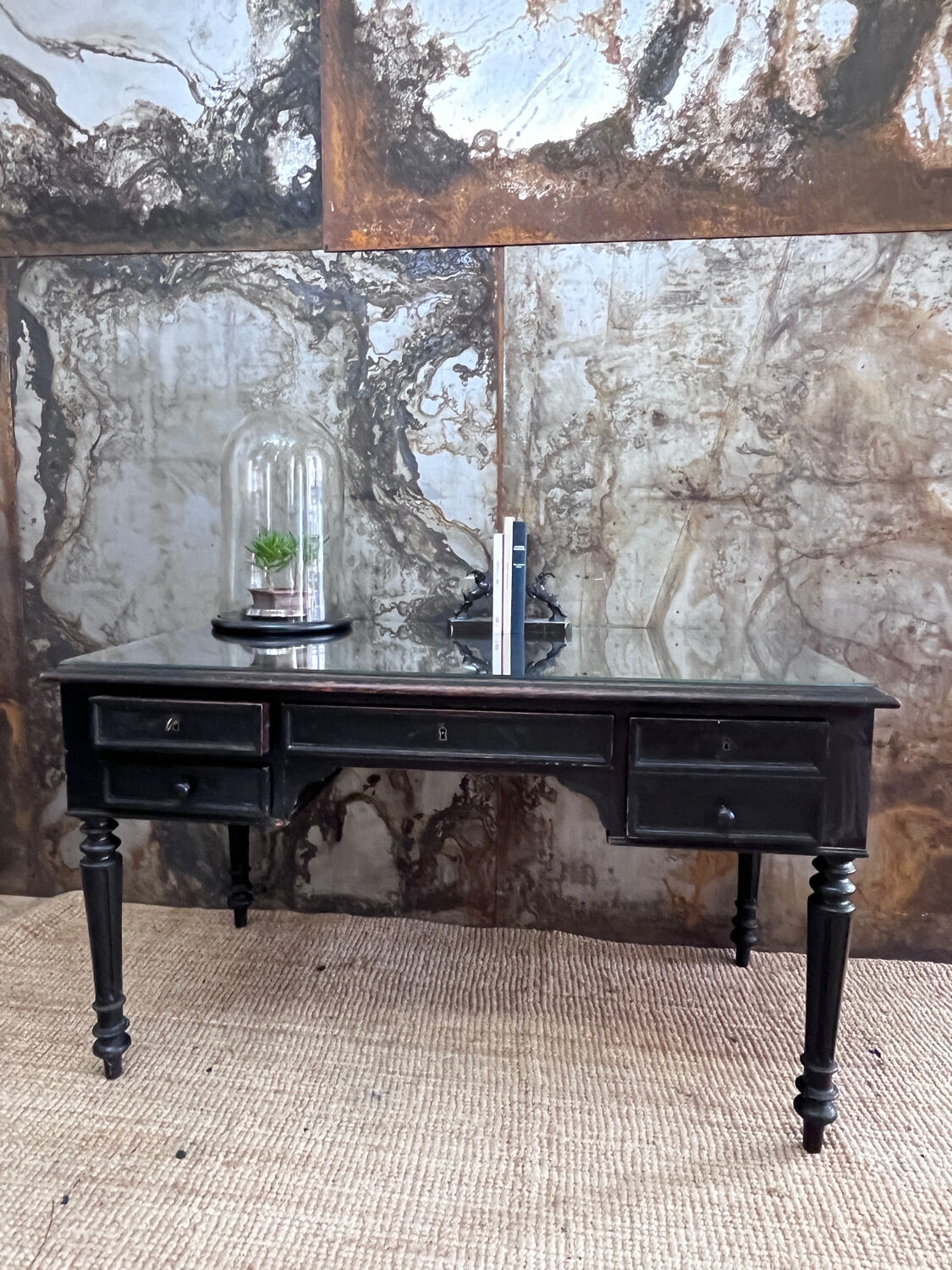 Bureau XIXeme laqué noir et sous main verre biseauté