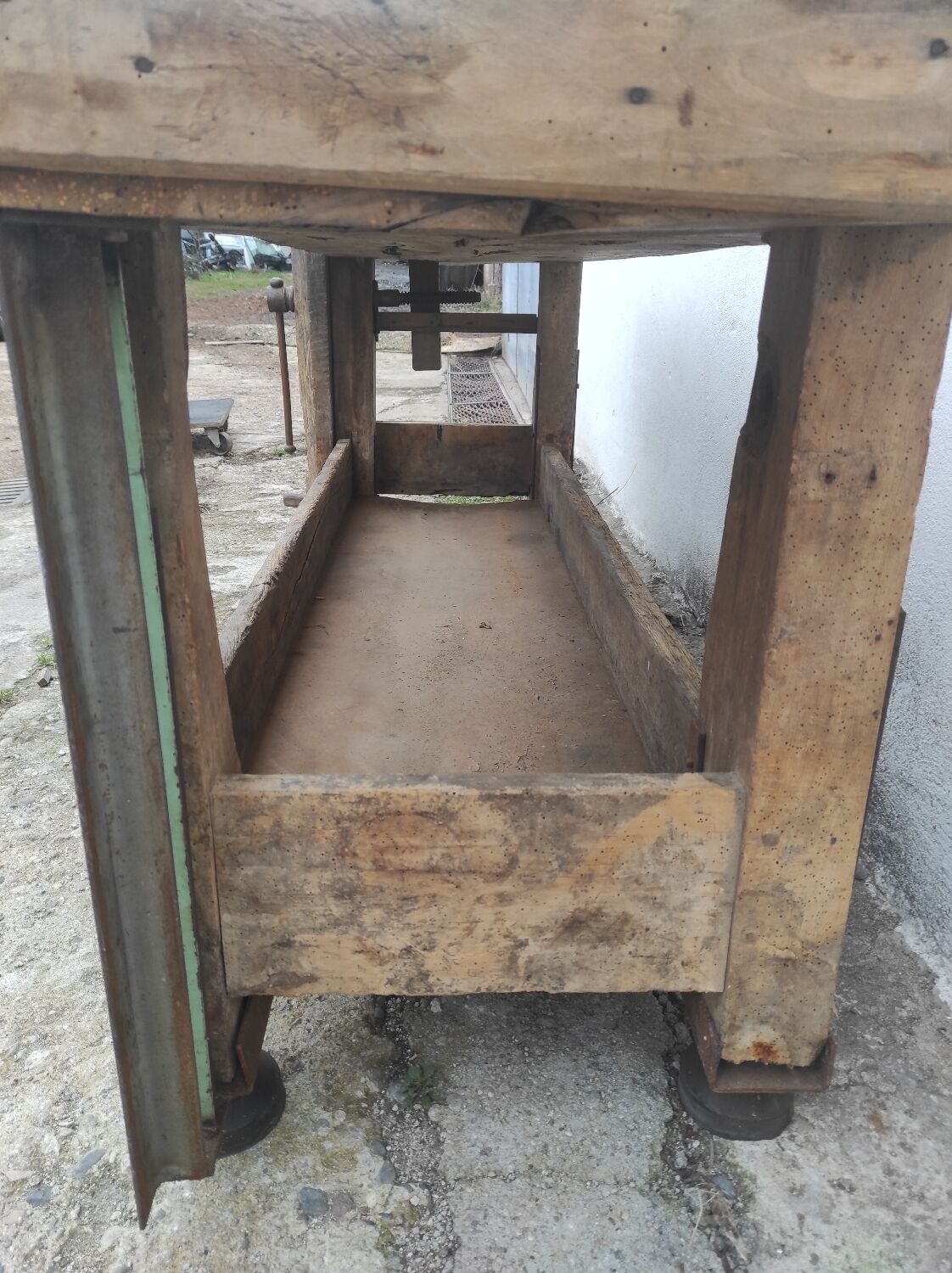 Old carpenter's workbench 2m40 in beech