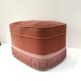 Velvet pouf in old pink color with fringes
