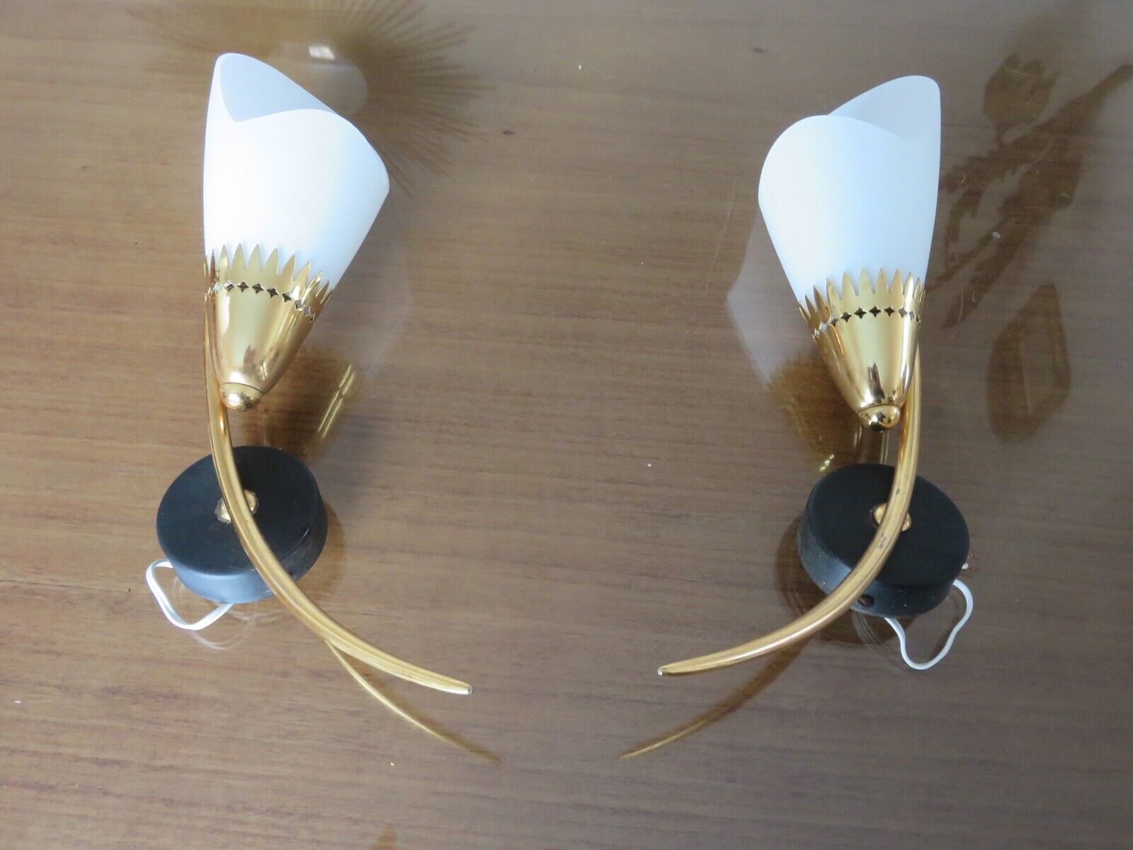 Paire d'appliques en opaline et laiton années 50 60