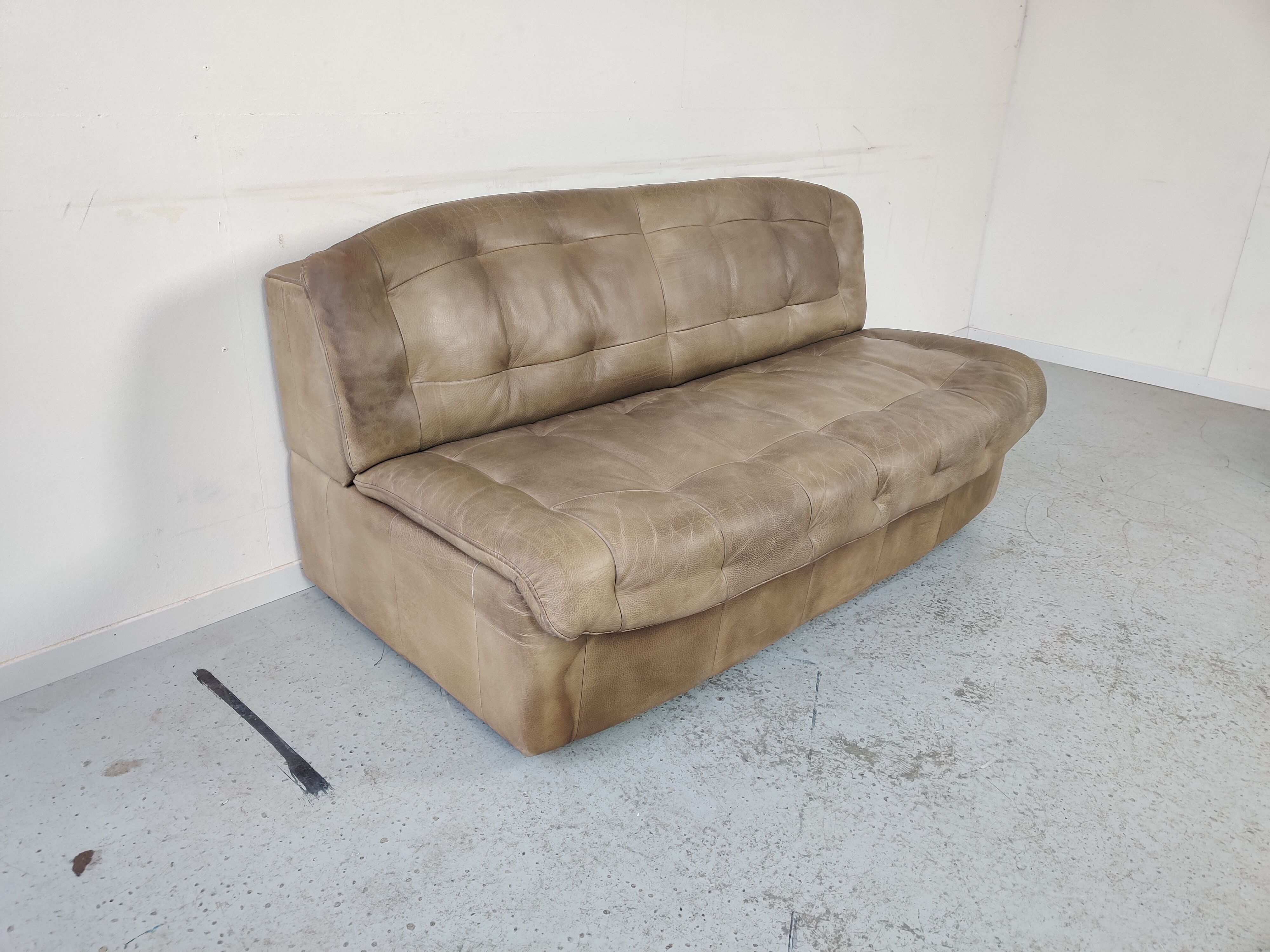 Canapé en cuir design vintage années 70/80