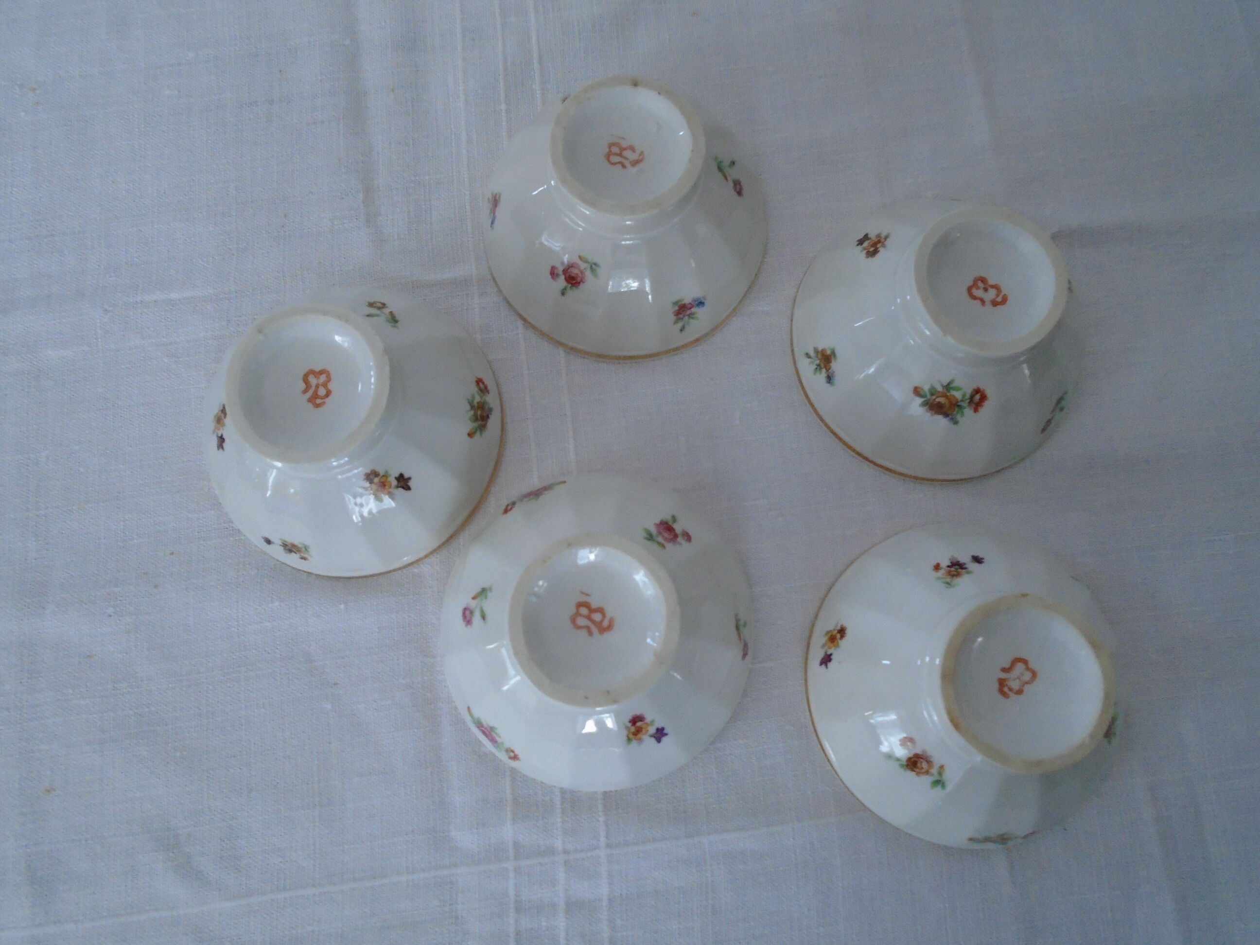 5 Old sowing seedling bowls of small flowers signed