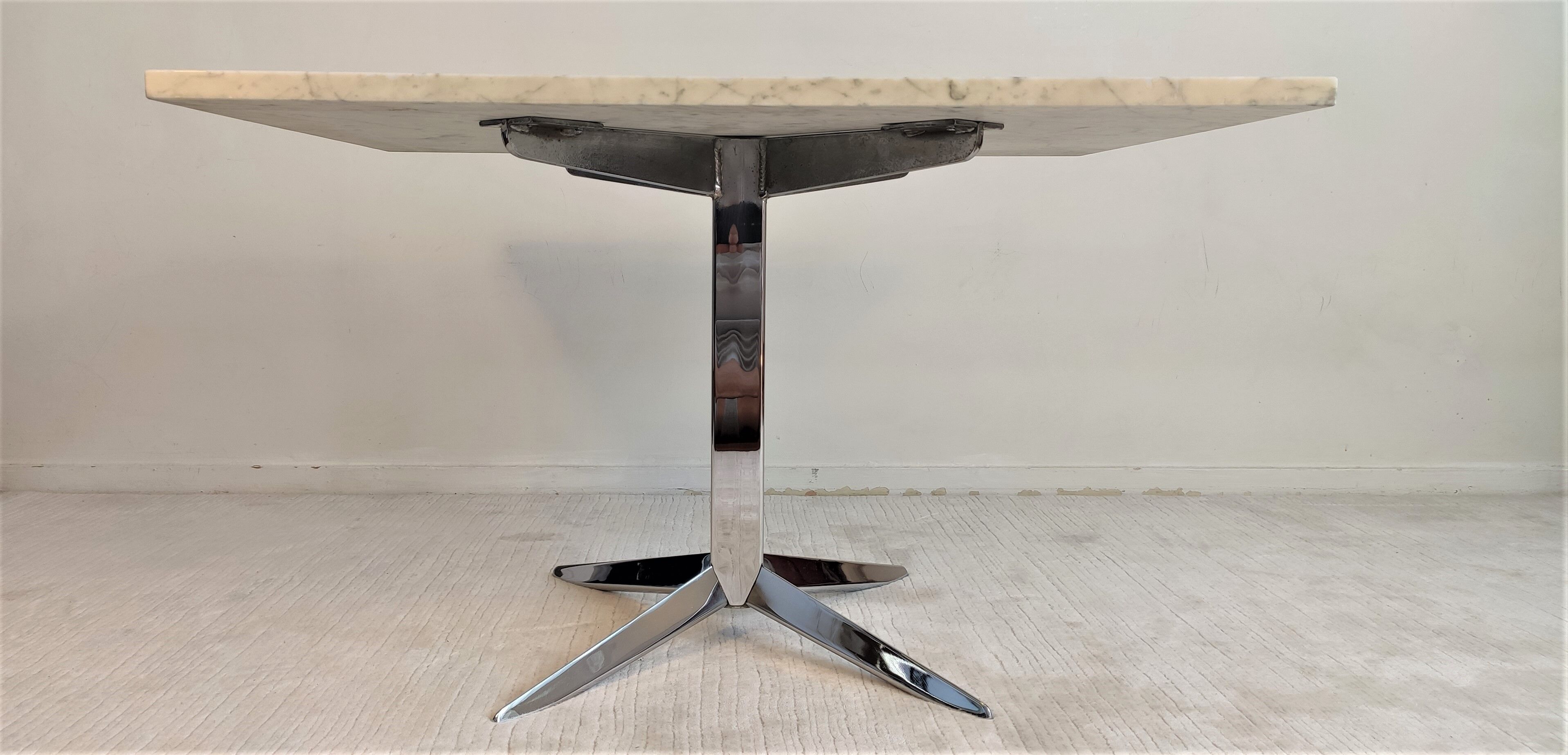 Coffee table Roche Bobois 70's carrara marble and chrome star foot