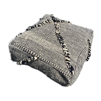 Handmade moroccan berber pouf with a kilim