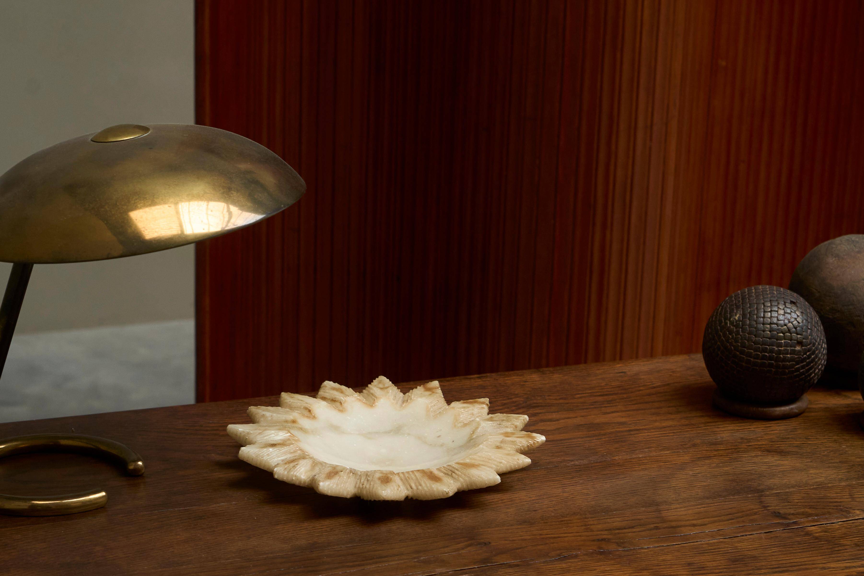 Sunburst vide poche in hand-carved alabaster, 1960s