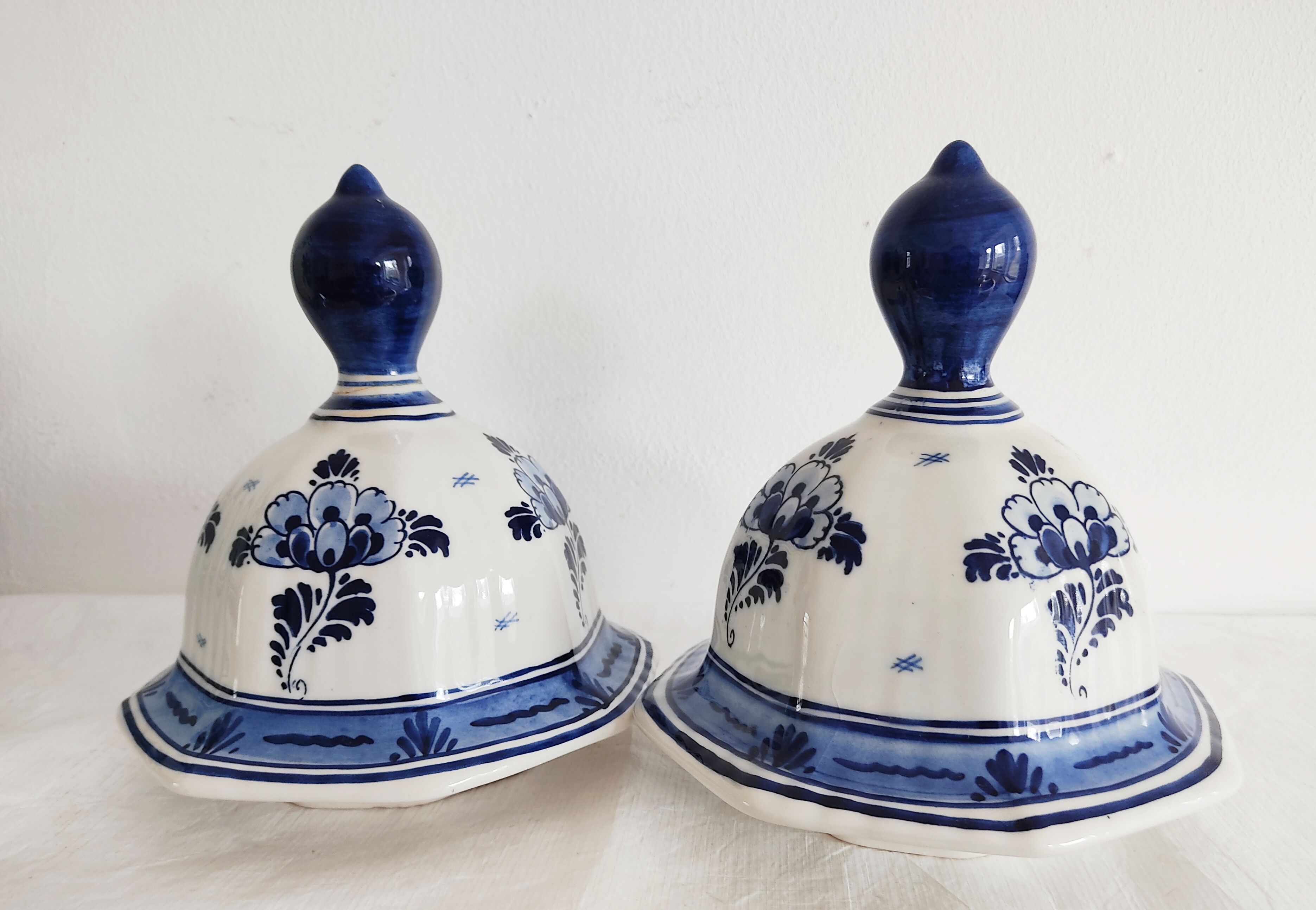Pair of flowery Delft vases