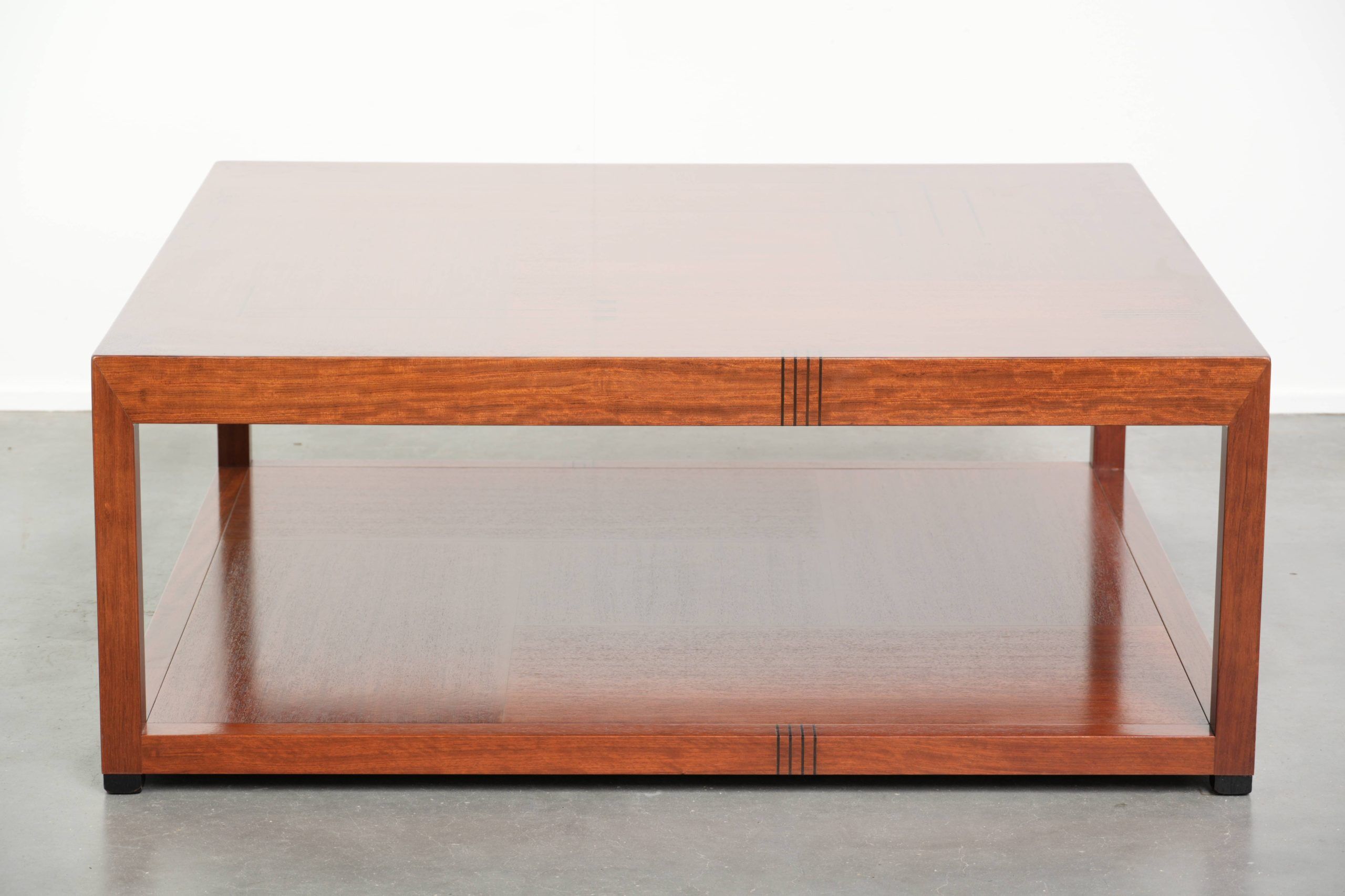 Table basse Art Déco carrée en bon état