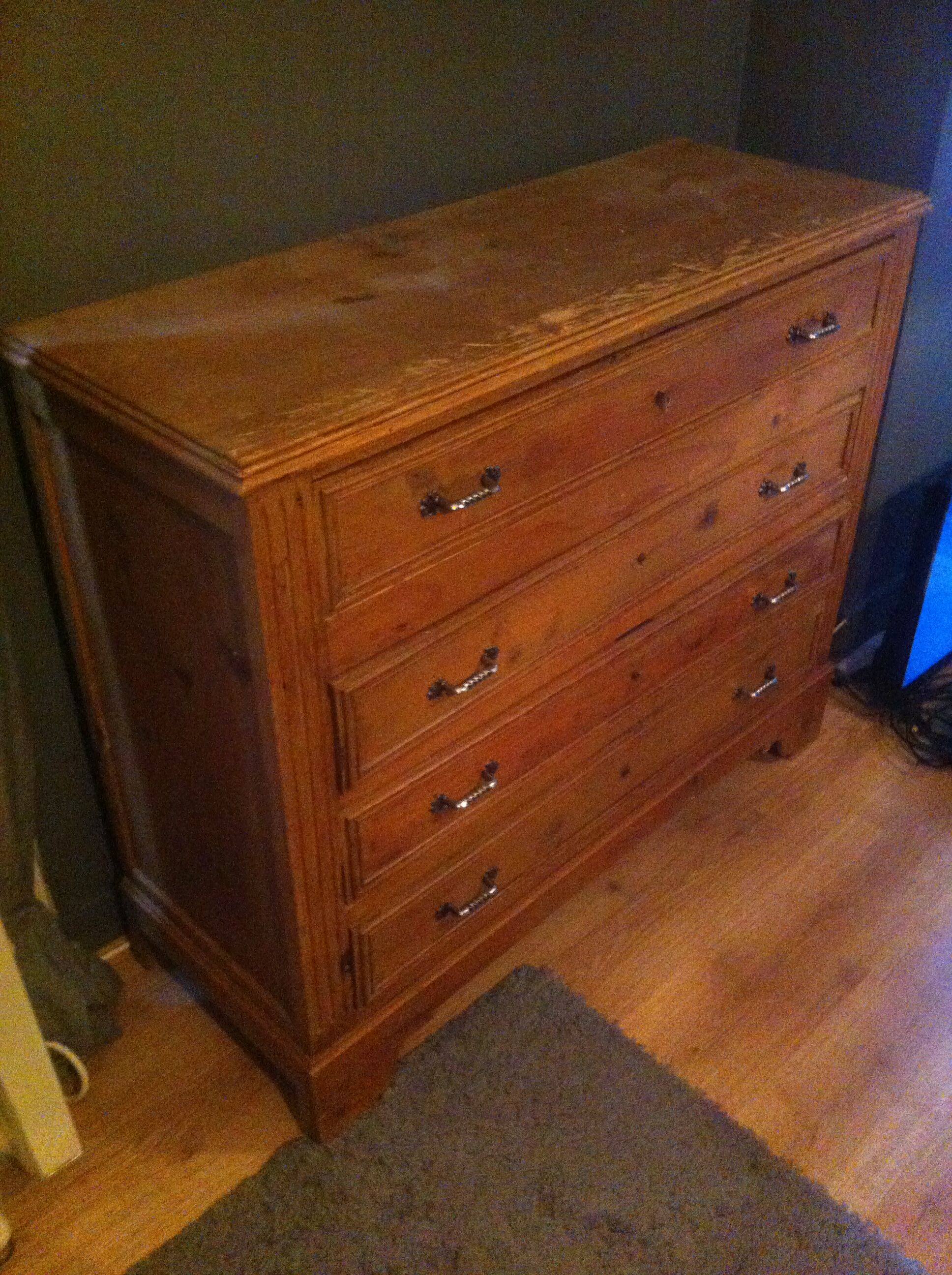 Pine dresser