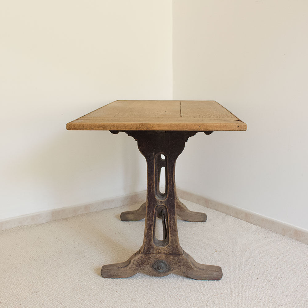 Bistro table 113x59