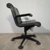 Sapper armchair edited by Knoll