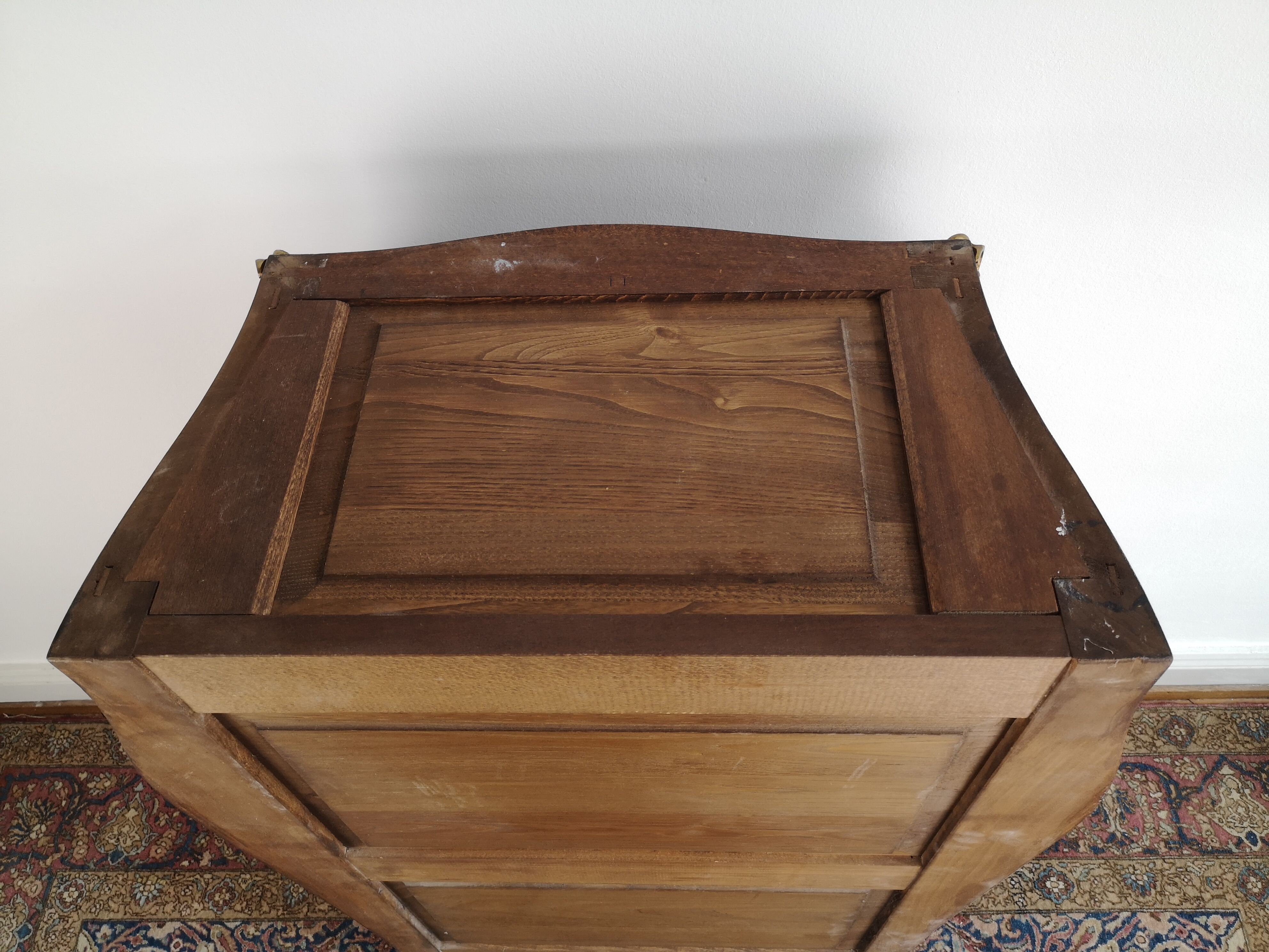 Louis XV style chiffonier in rosewood marquetry