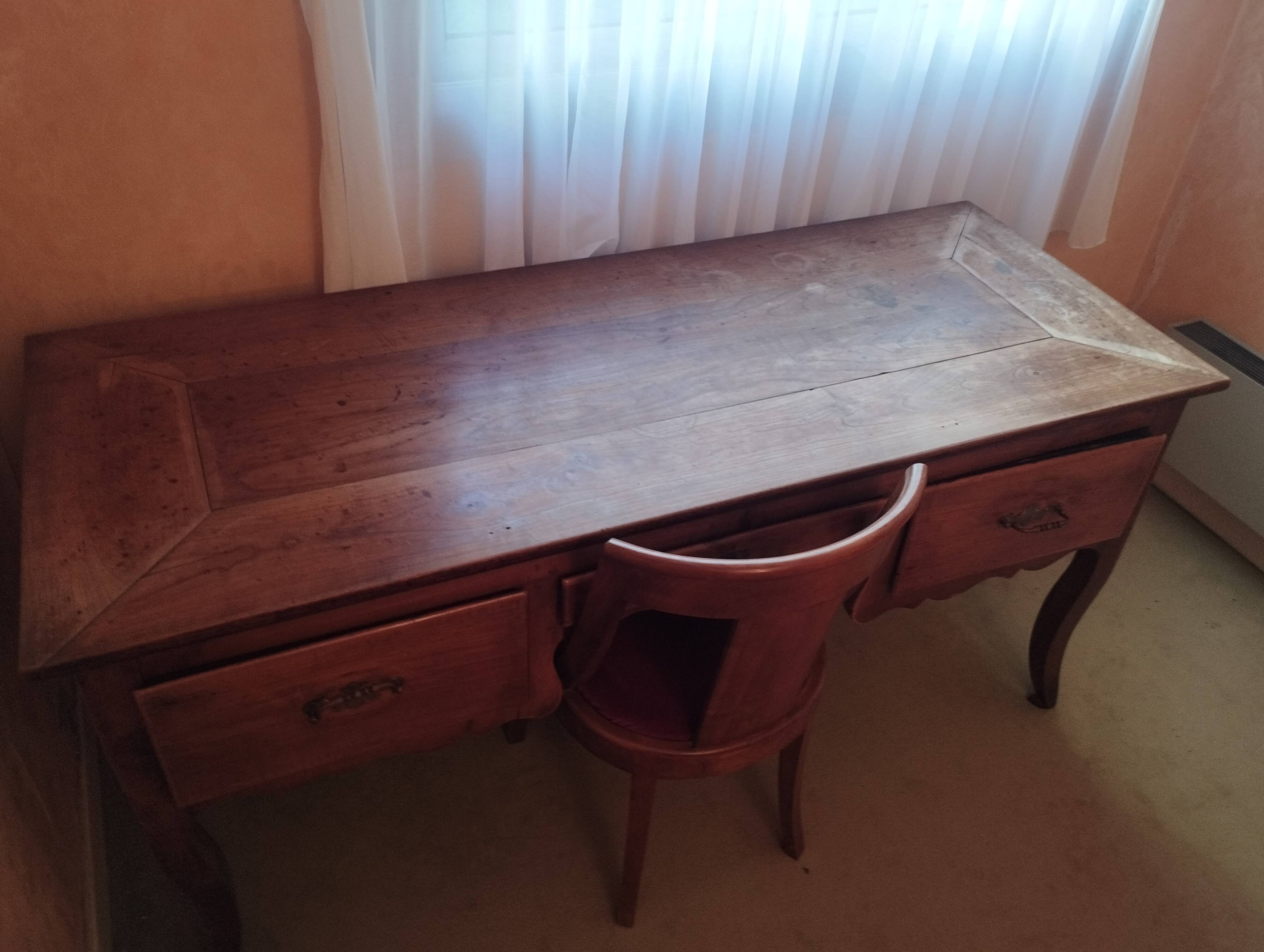 Large Louis XV mid-century desk in solid walnut.