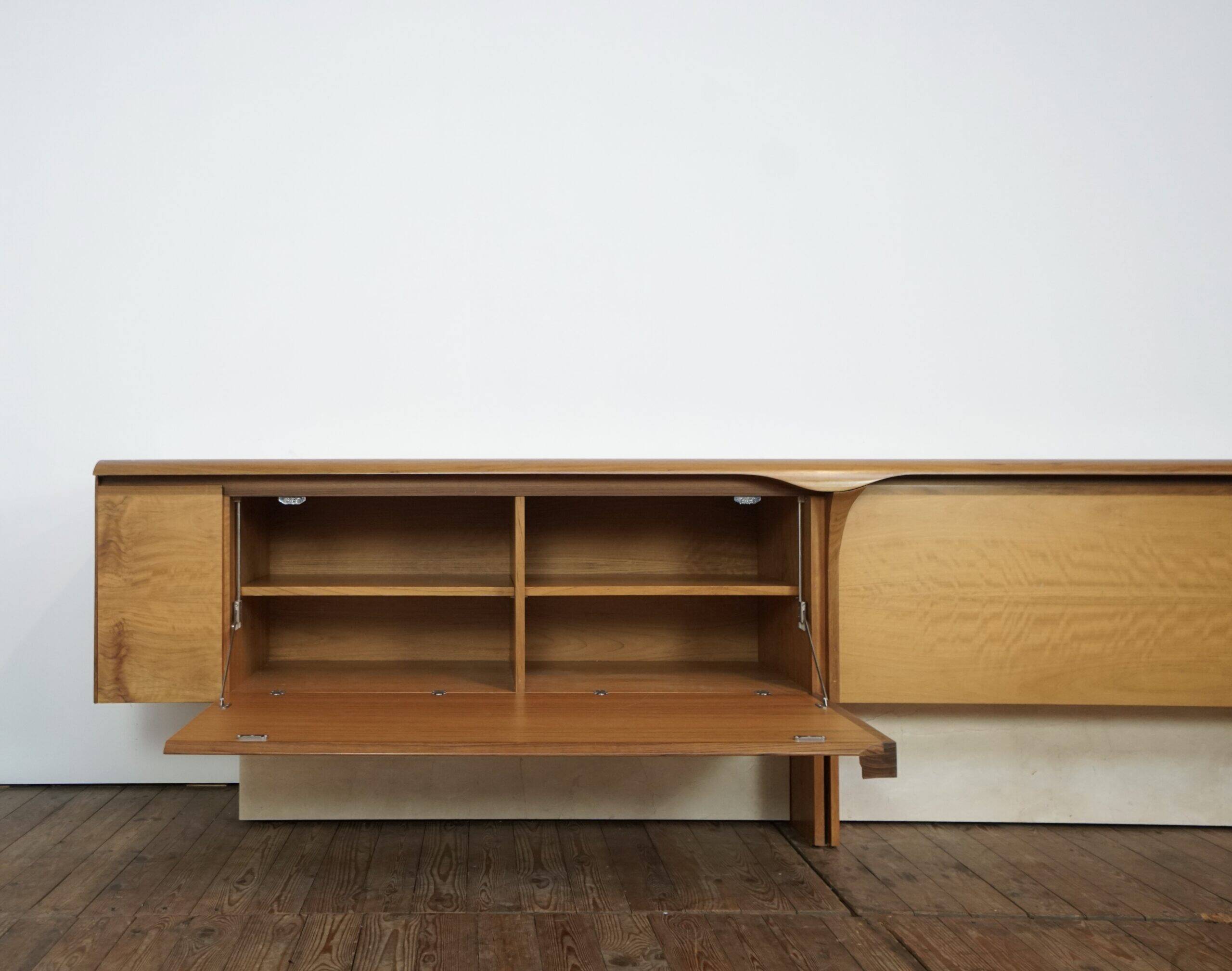 Iris sideboard by Bob Van Den Berghe for Vanden Berghe Pauvers
