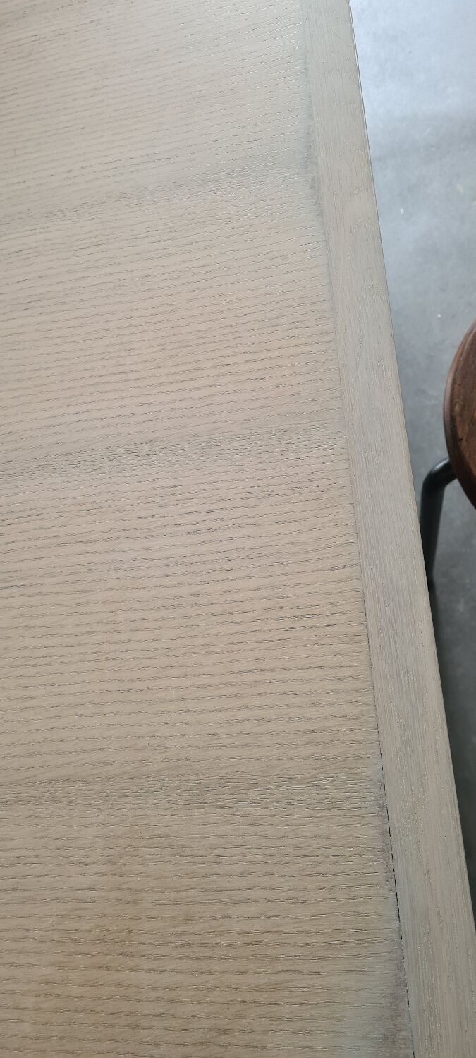 Dining table metal feet