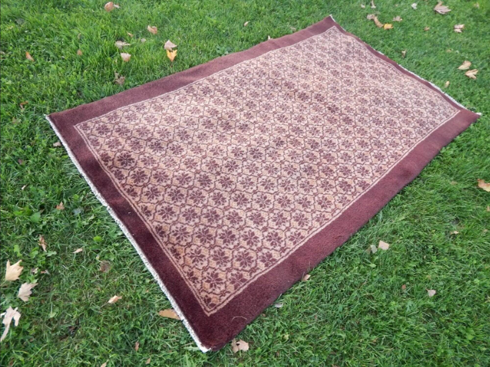 Vintage handmade Turkish rug 115x188 cm