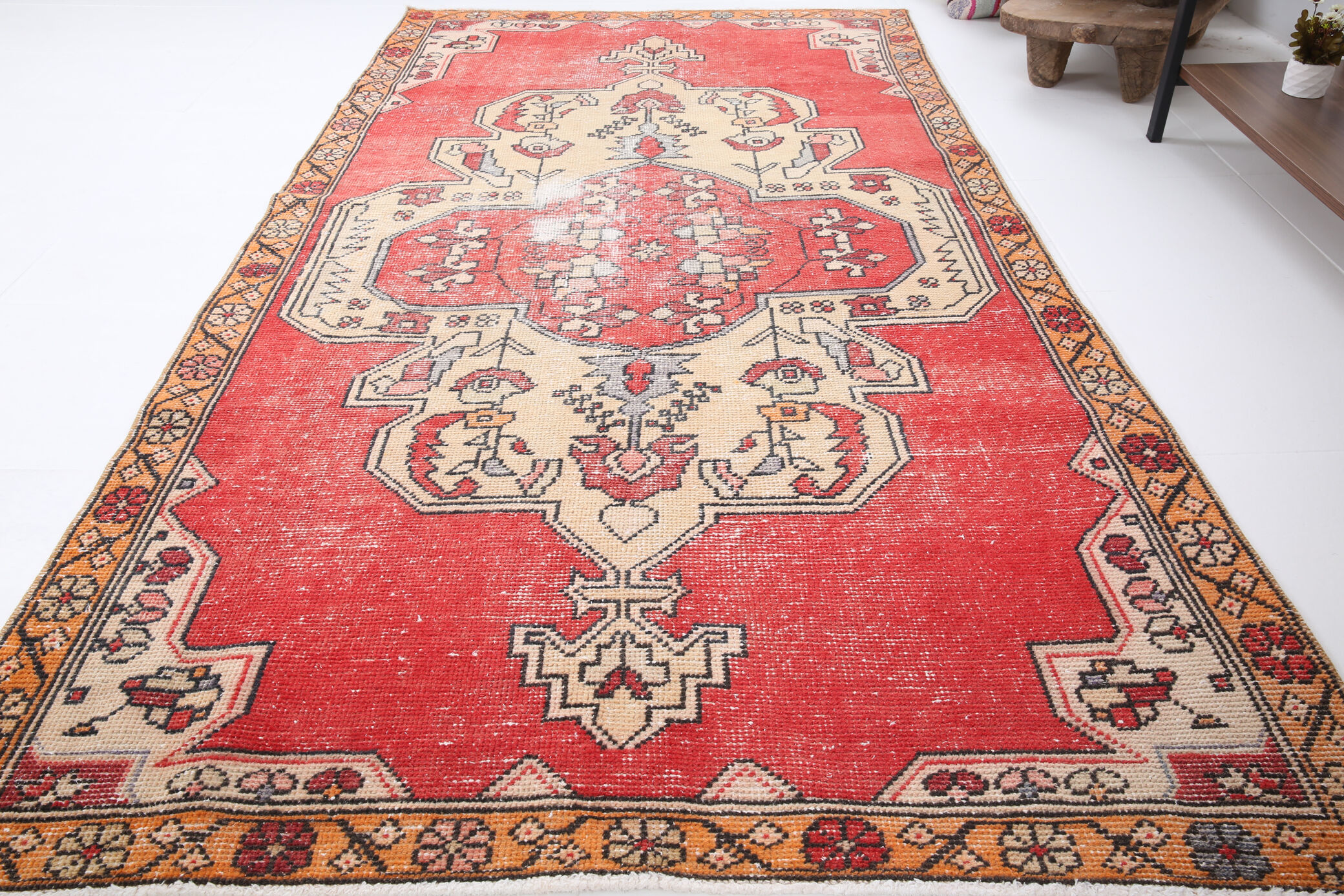 Madallion oriental vintage carpet