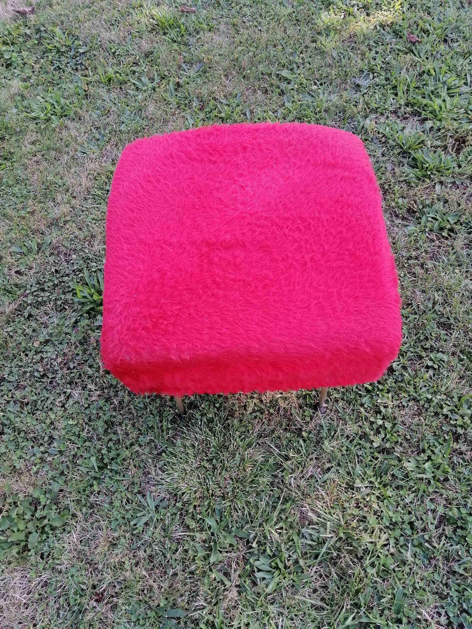 ARMCHAIR AND FOOTREST VINTAGE YEAR 1970 MOUMOUTE COLOR RED