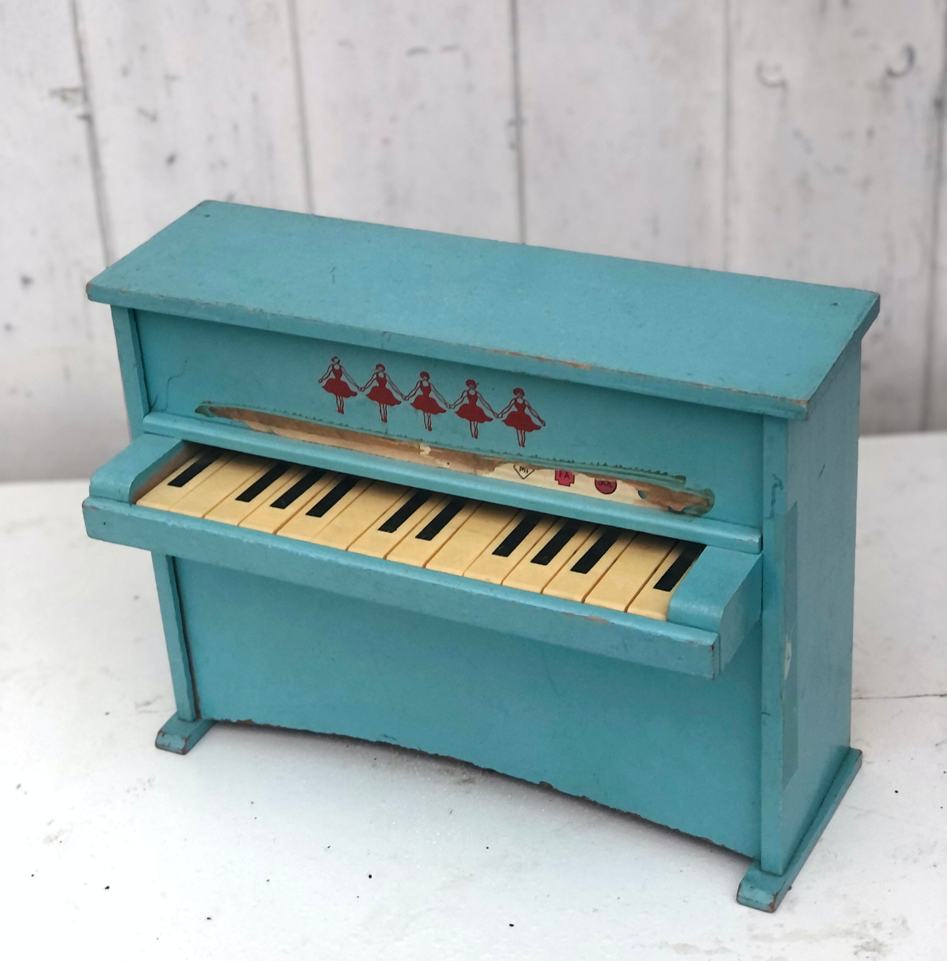 Piano jouet ancien