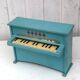 Piano jouet ancien