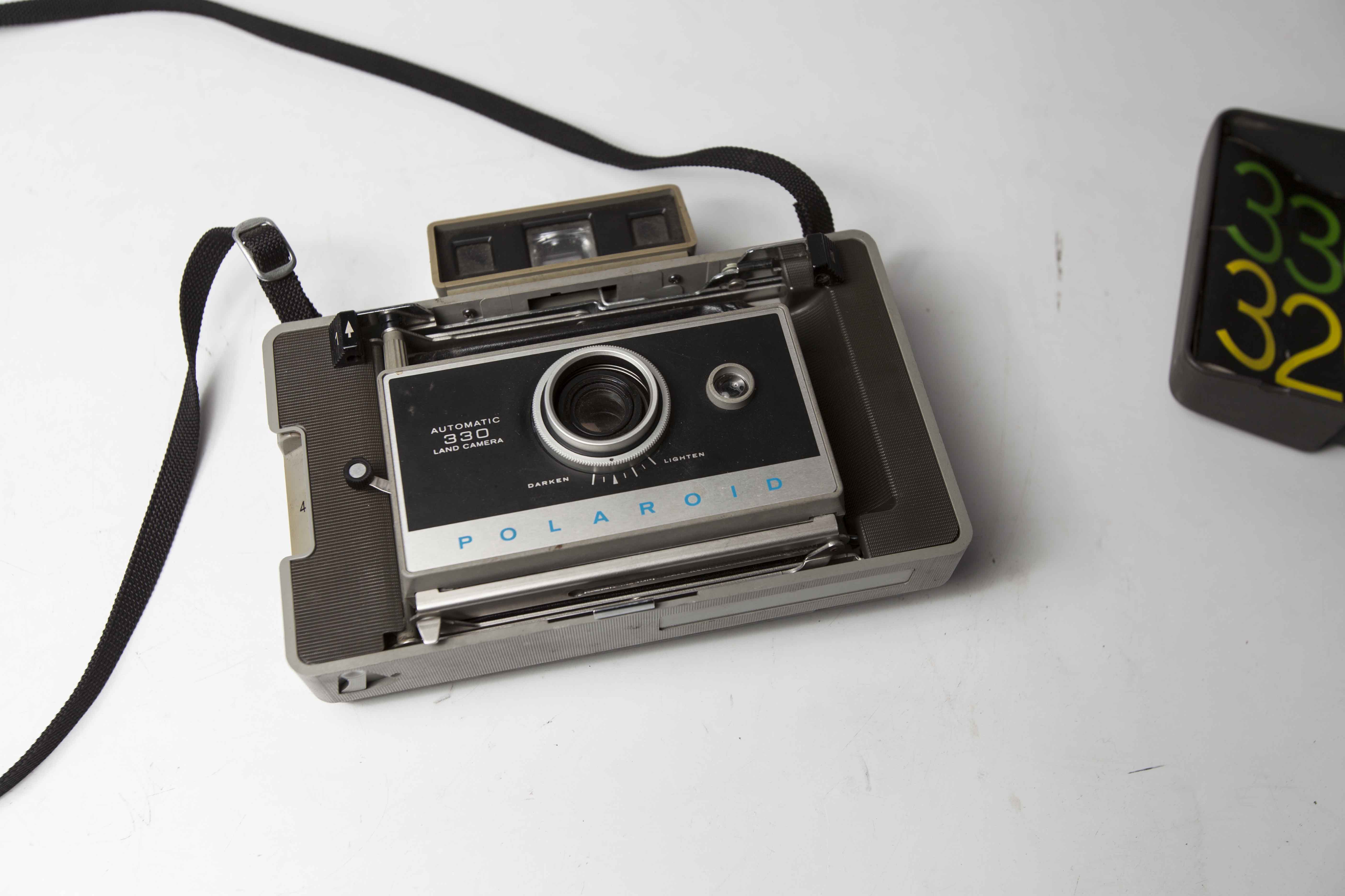 Camera polaroid automatic 330 land camera