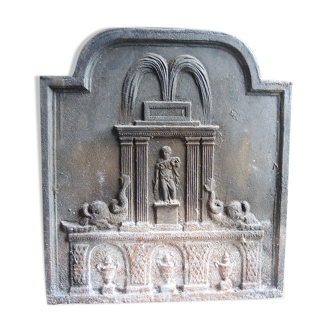 Ancienne plaque de cheminée en fonte : néoclassique