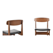 4 chaises en teck et similicuir, milieu XXème
