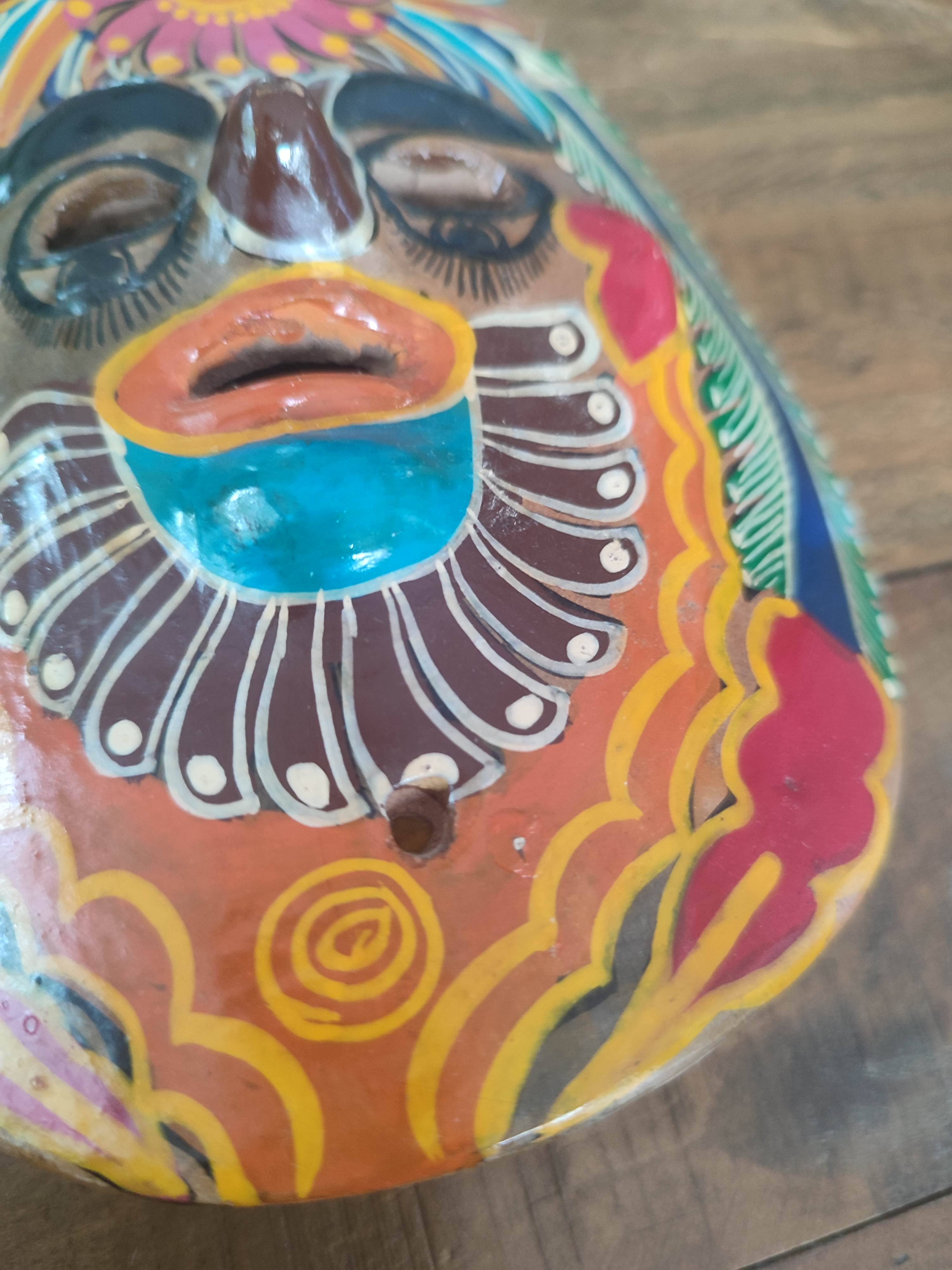 Masque mexicain peint à la main