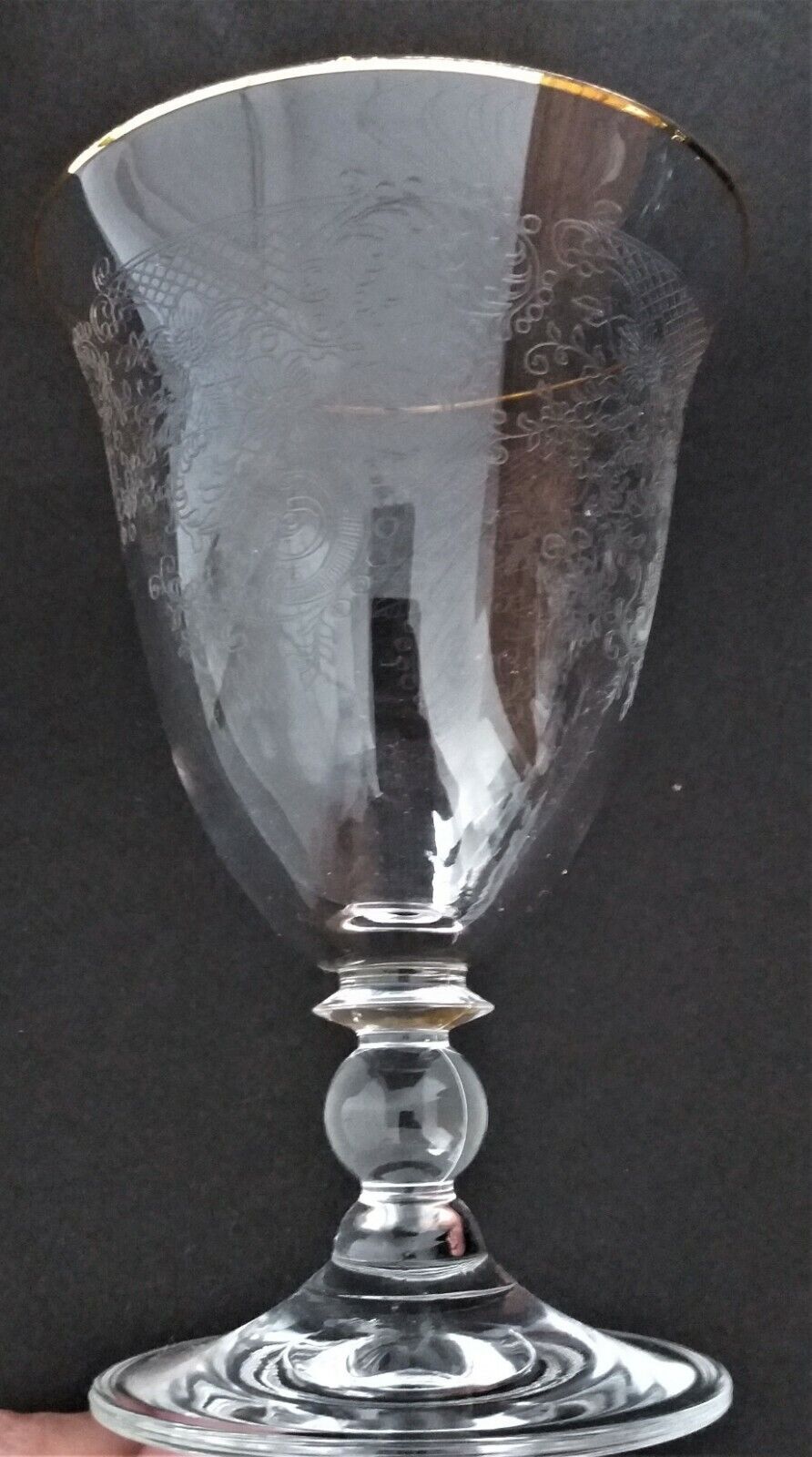 Water glass in crystalline engraved gold border