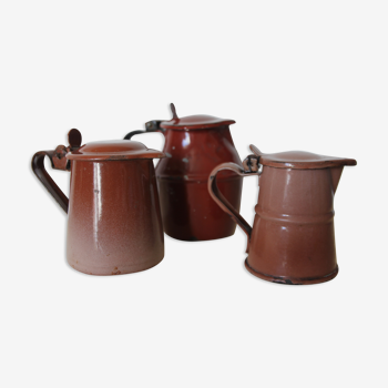 Trio de pots à lait émaillés