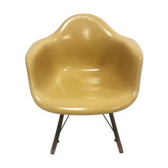 Rocking chair par Charles et Ray Eames pour Herman Miller