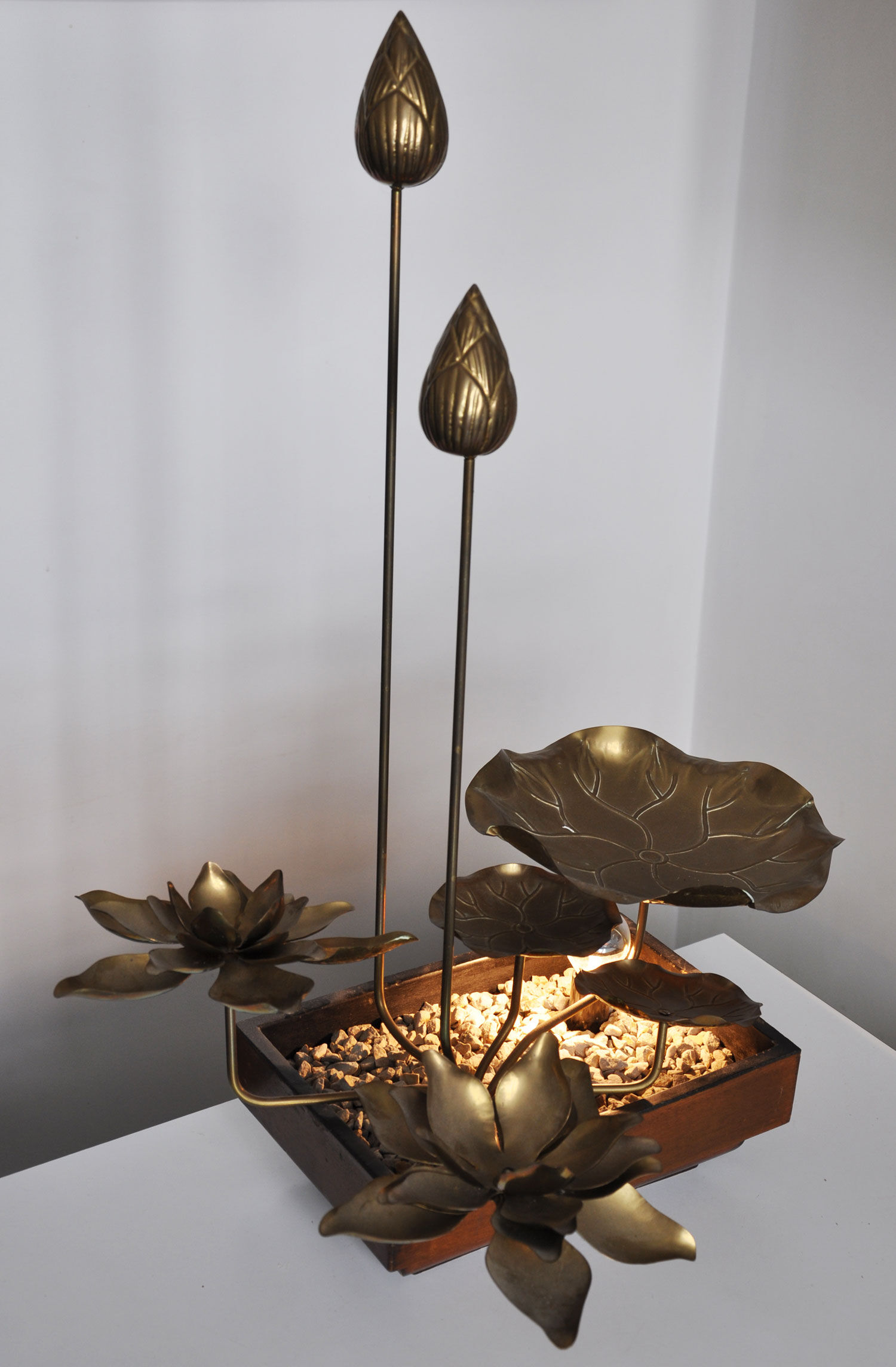 1970 lotus flower lamp