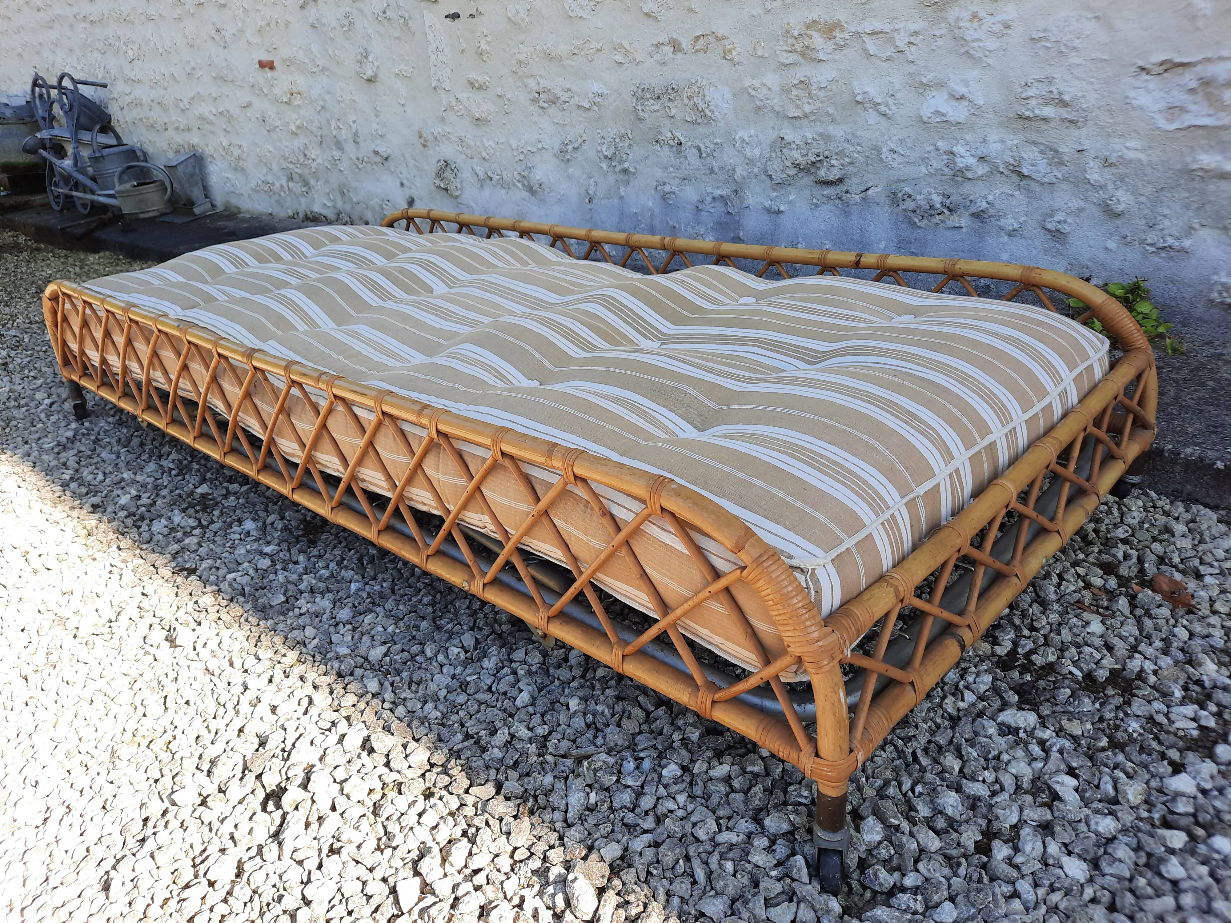 Lit en rotin vintage 1 place marque Ondaflex
