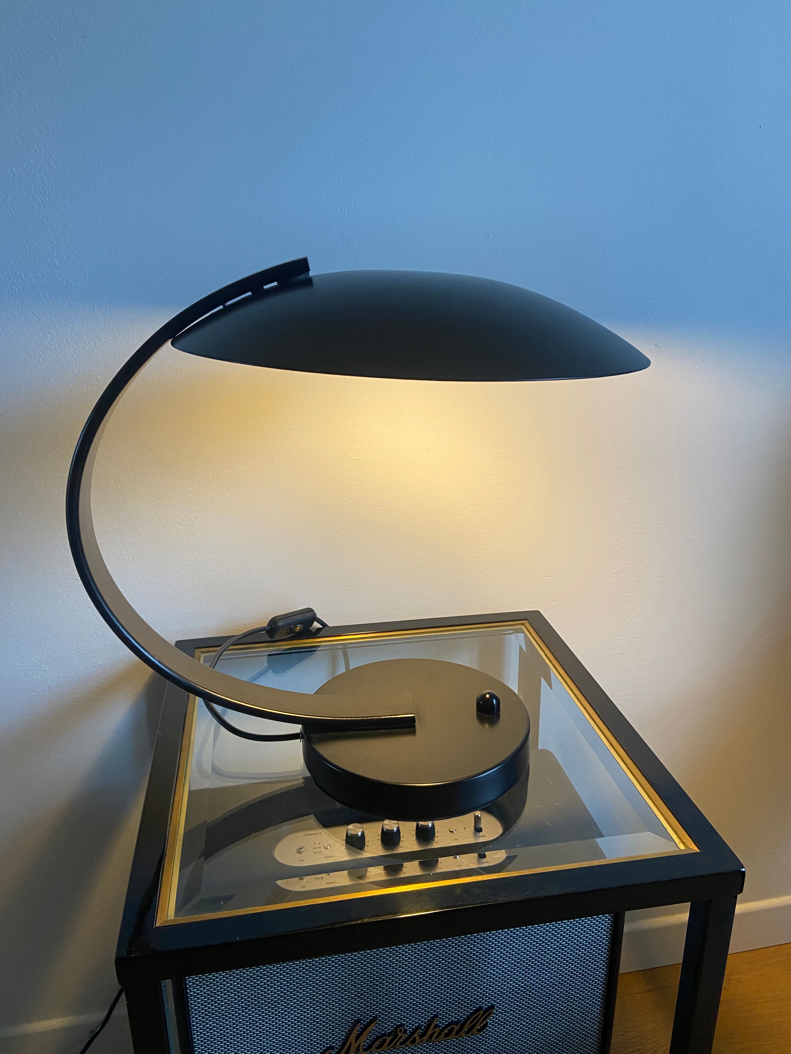 Lampe de bureau soucoupe noire par disderot pour soka made in france
