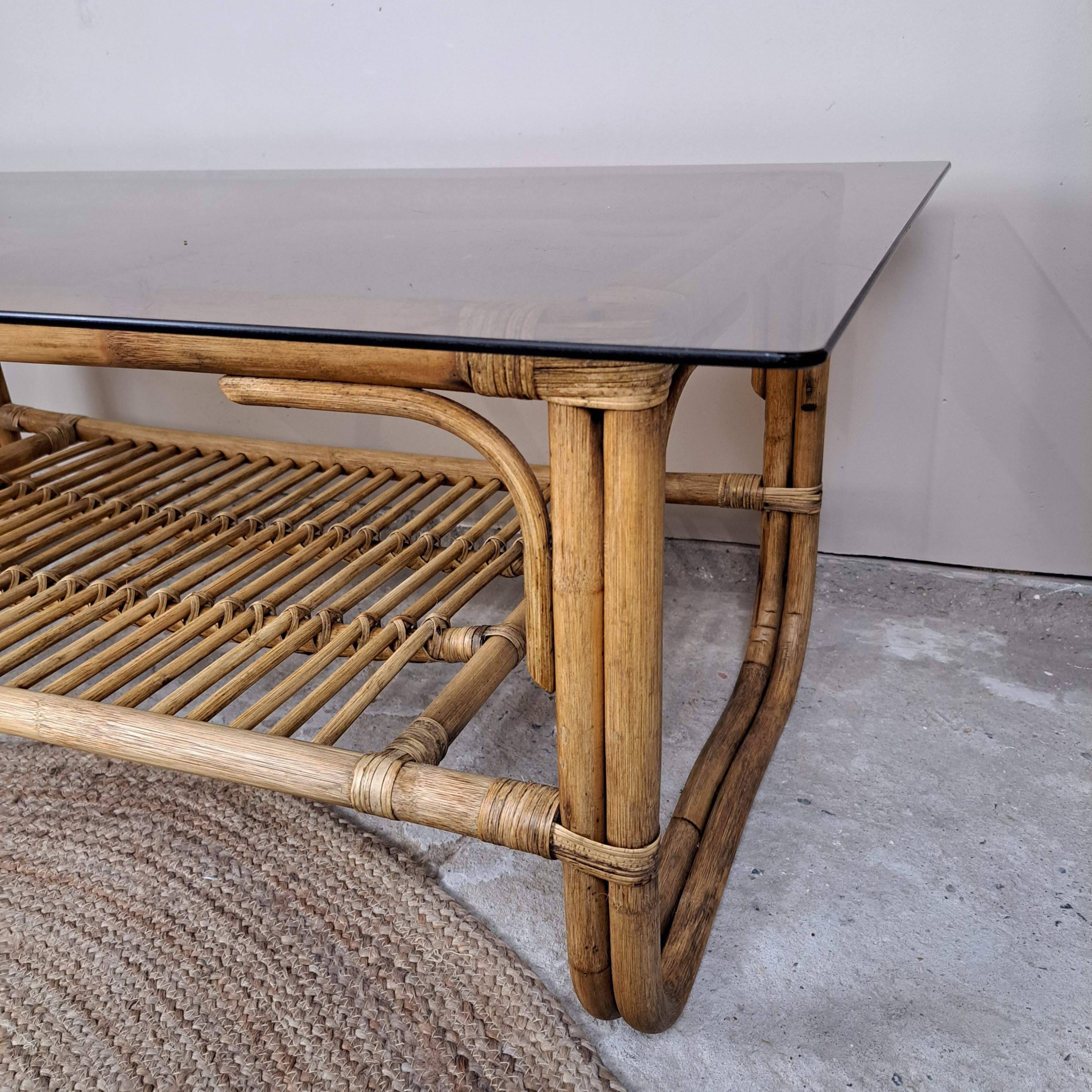 Table basse en rotin