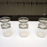 3 anciens verres à pied en verre transparent