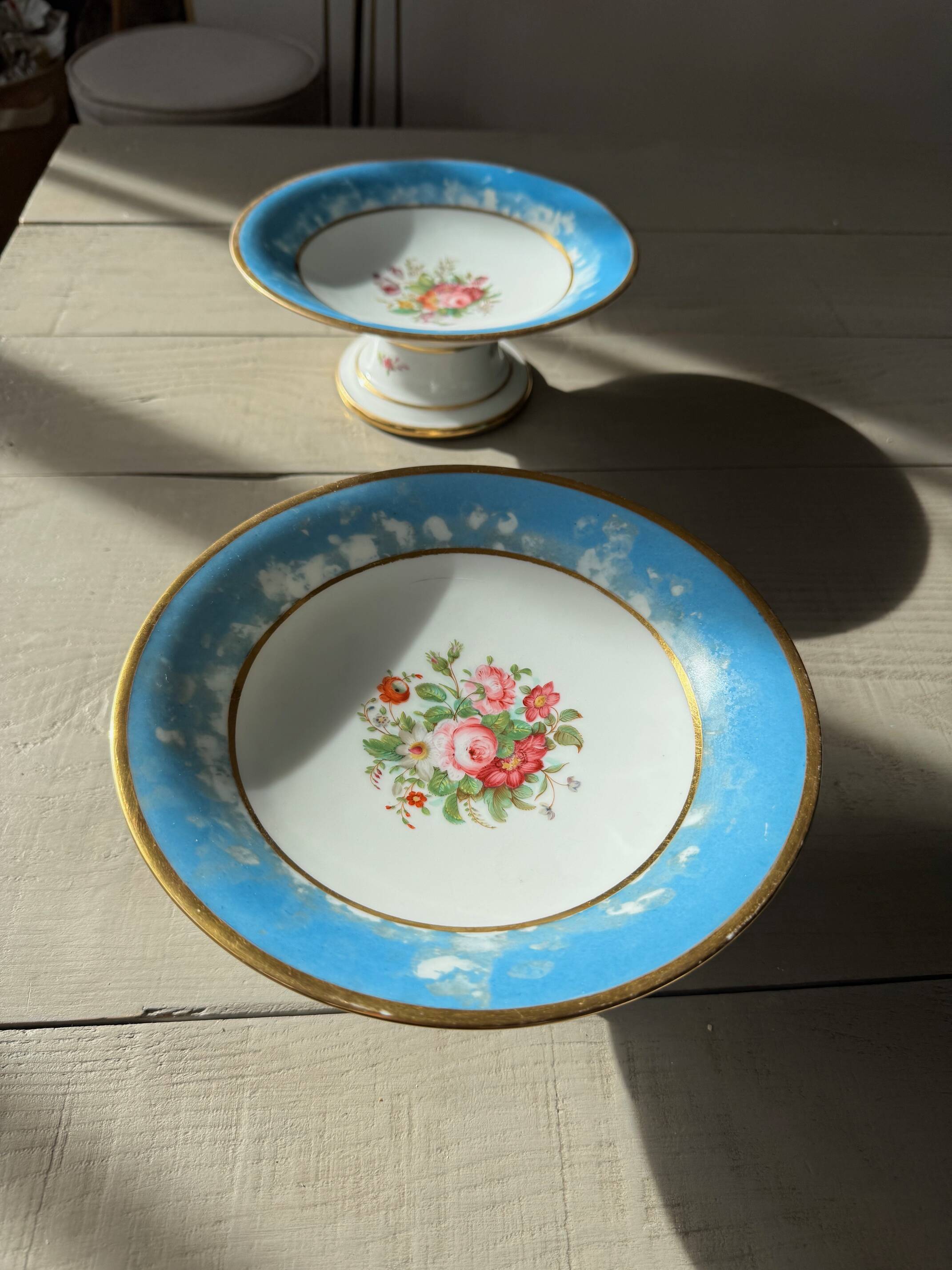 Service ancien de style Napoléon 3– 35 assiettes & pièces de présentation
